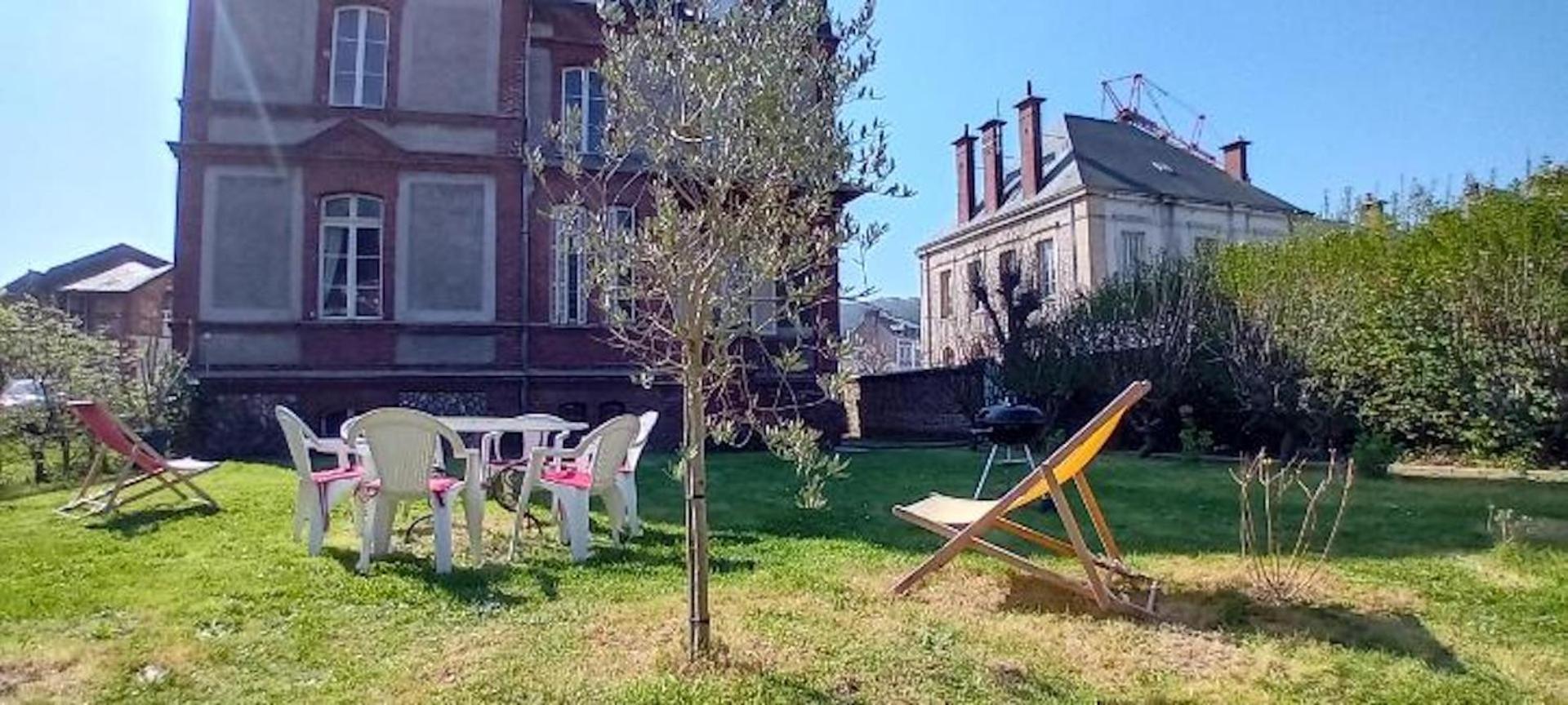 Le Jardin Du Clocheton, Jardin Et Parkings Prives, Centre